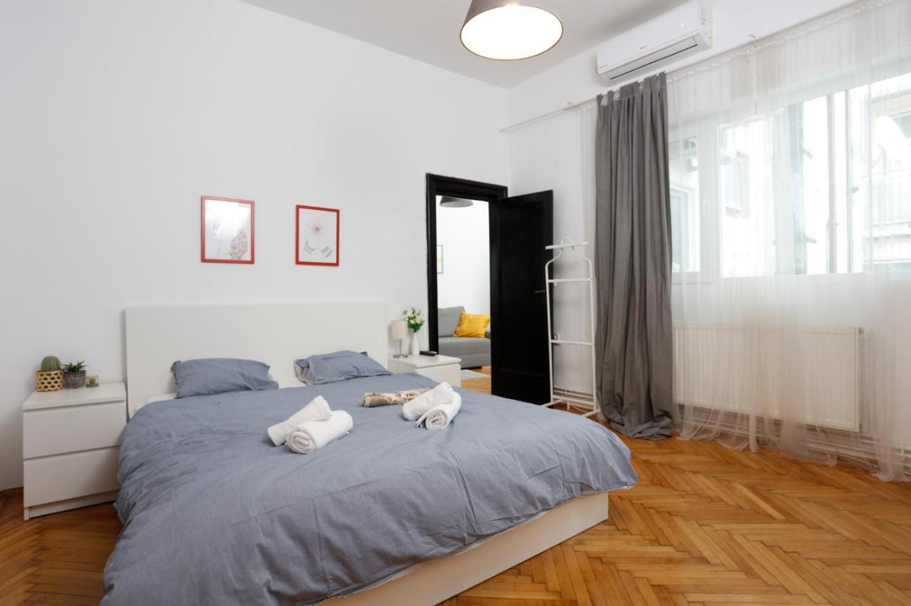 Lovely Apartment With 2 Bedrooms Bukarest Exterior foto